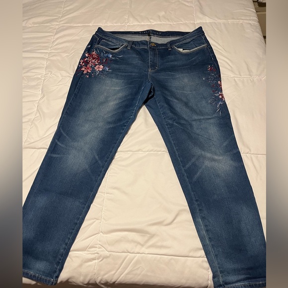 WHBM denim jeans with embroidery - Picture 2 of 7